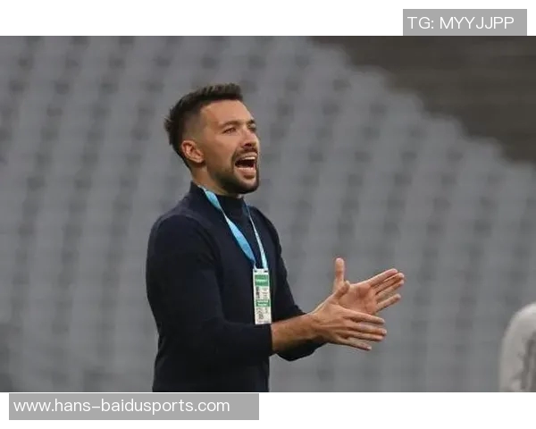 荷媒：阿贾克斯将与小克鲁伊夫会面，他是贾府新任总监候选人